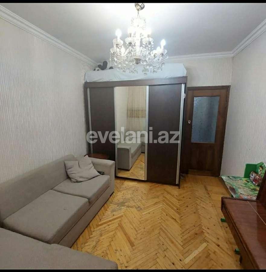 Sale, old building, 3 room, 60 m², Inshaatchilar m.