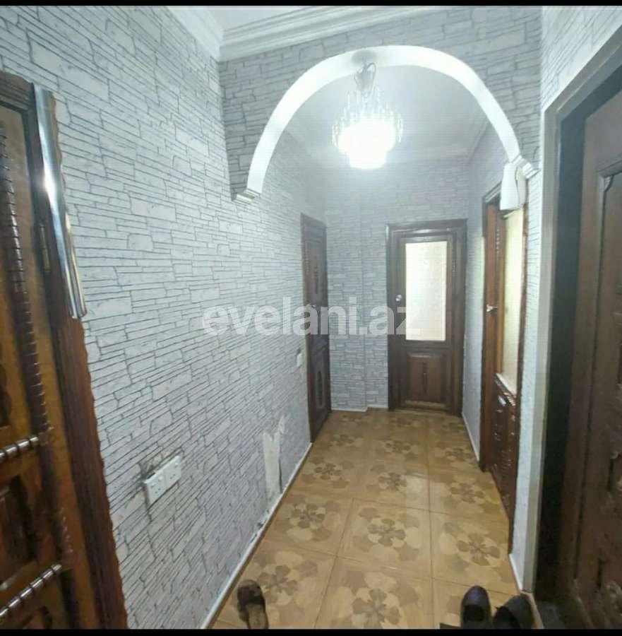 Sale, old building, 3 room, 60 m², Inshaatchilar m.