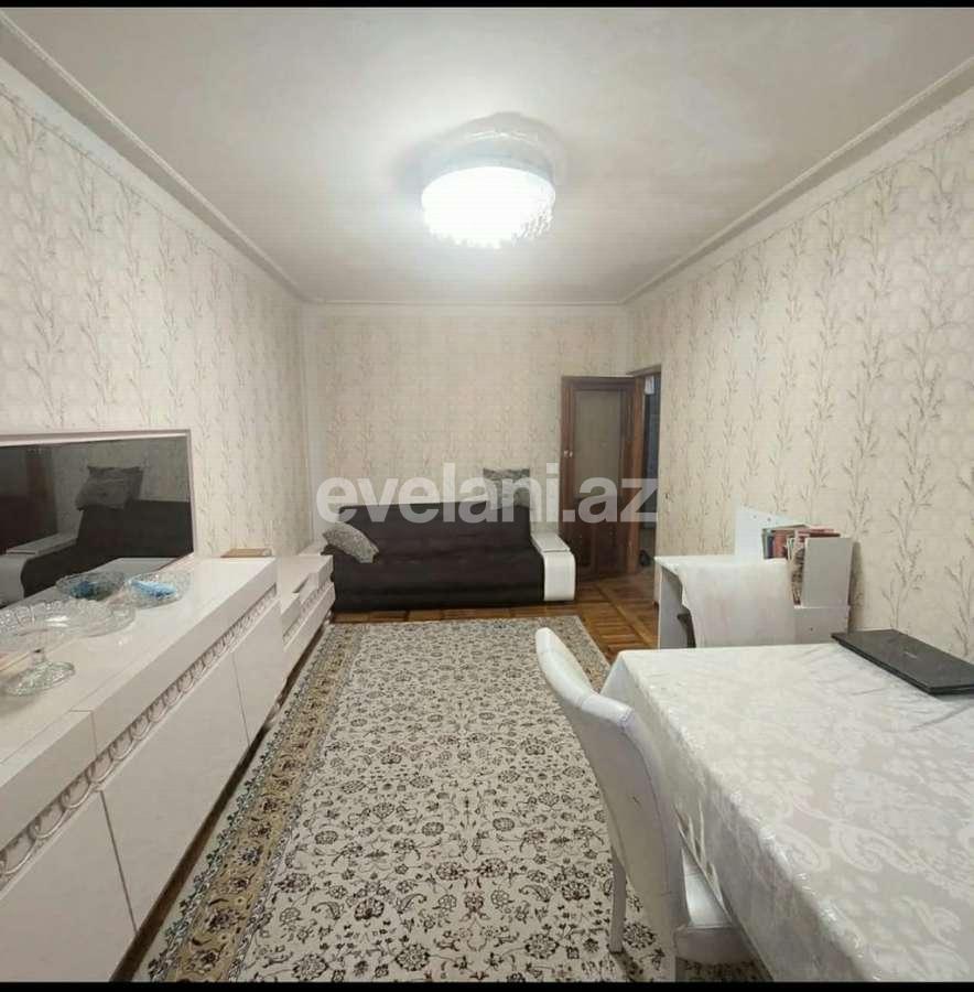 Sale, old building, 3 room, 60 m², Inshaatchilar m.