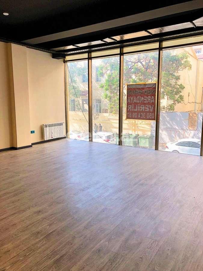 Kirayə verilir, ofis, 2 otaqlı, 125 m², 28 may m.