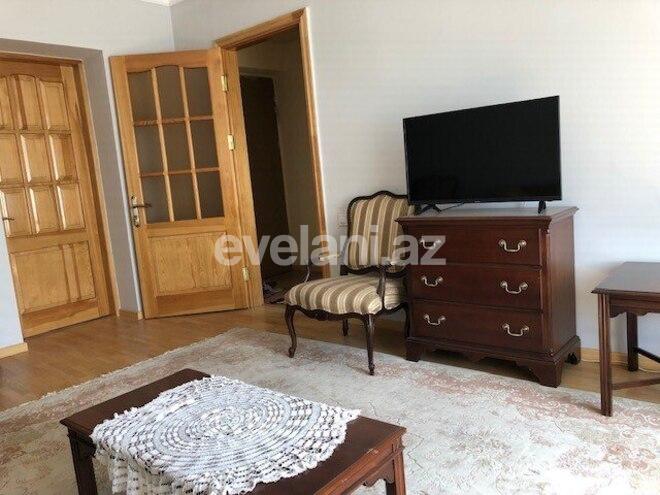 Kirayə verilir, köhnə tikili, 2 otaqlı, 65 m², Elmlər Akademiyası m.