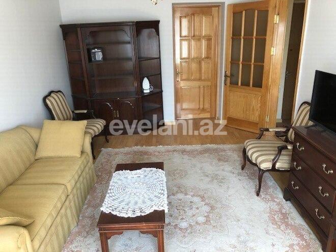 Kirayə verilir, köhnə tikili, 2 otaqlı, 65 m², Elmlər Akademiyası m.