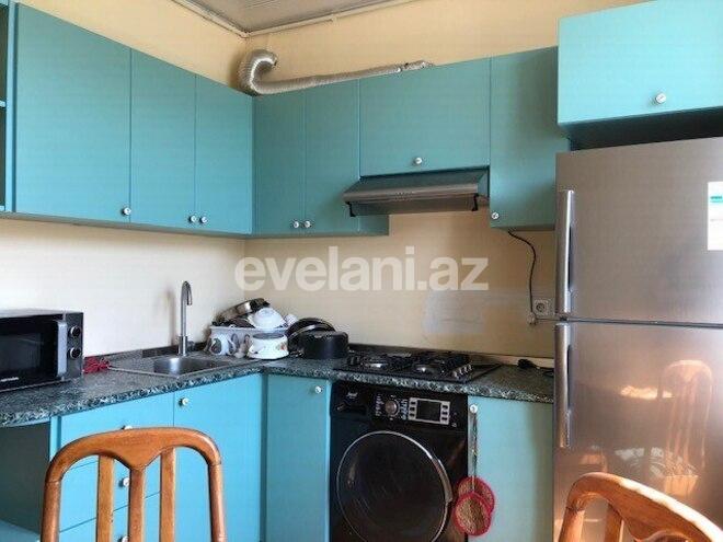 Kirayə verilir, köhnə tikili, 2 otaqlı, 65 m², Elmlər Akademiyası m.