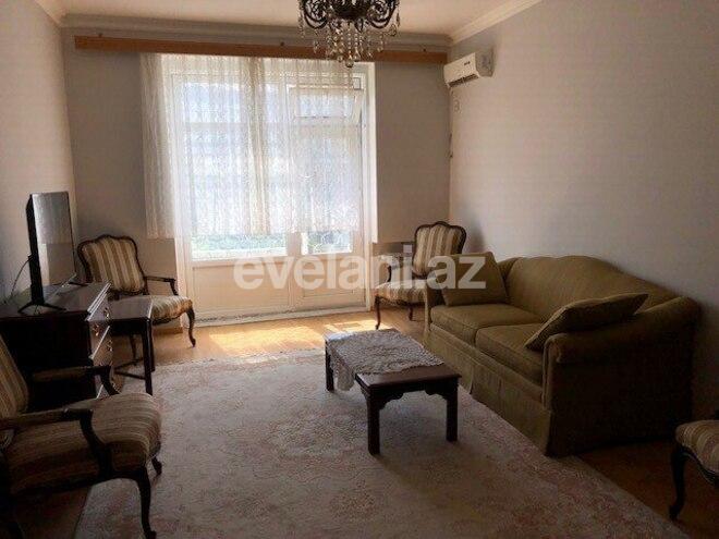 Kirayə verilir, köhnə tikili, 2 otaqlı, 65 m², Elmlər Akademiyası m.