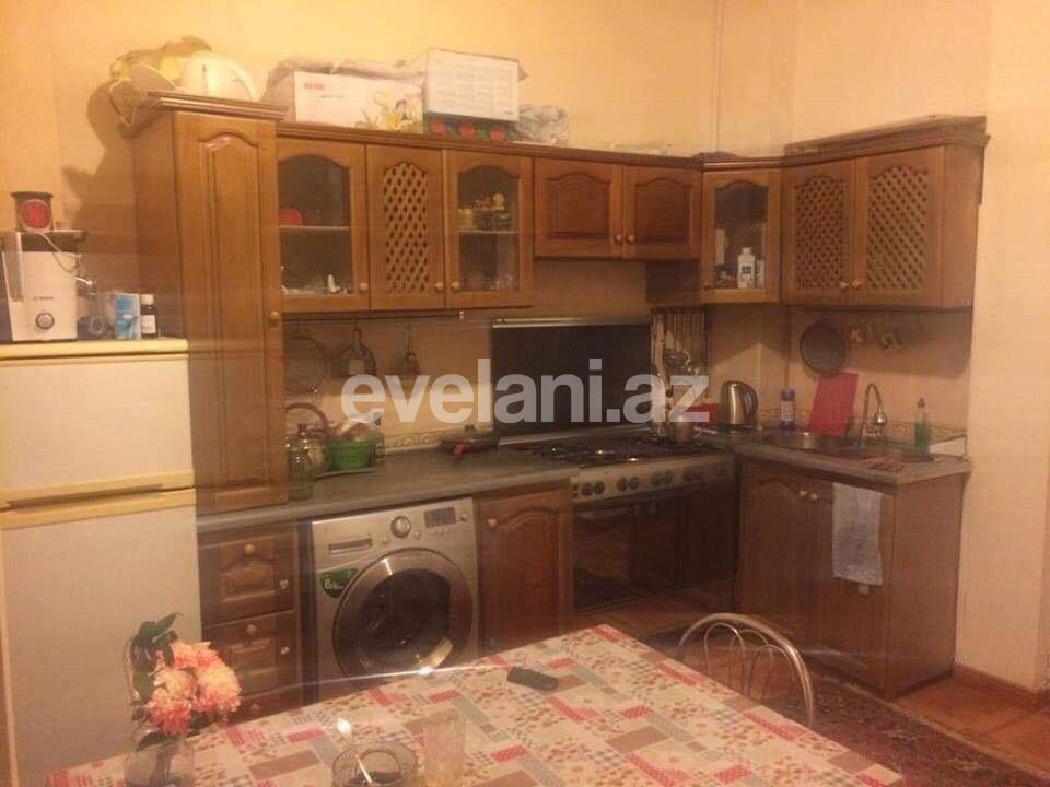 Sale, old building, 3 room, 100 m², Sahil m.