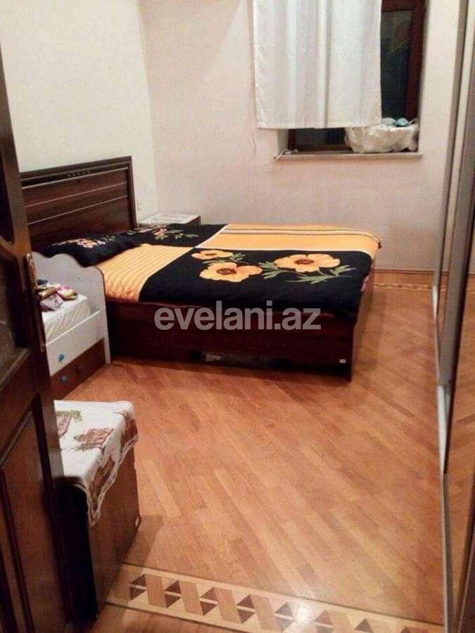 Sale, old building, 3 room, 100 m², Sahil m.