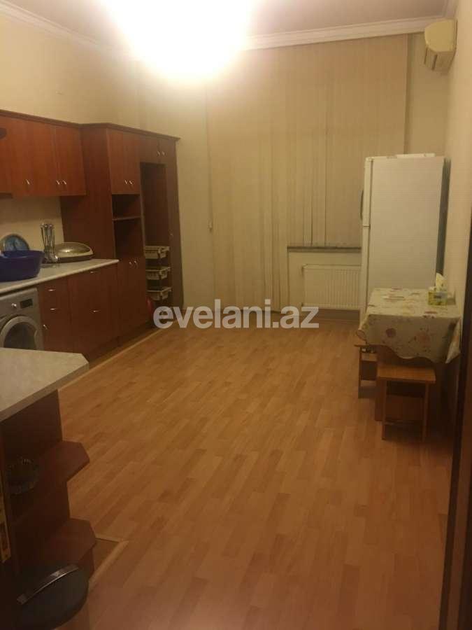 Kirayə verilir, yeni tikili, 4 otaqlı, 130 m², 28 may m.