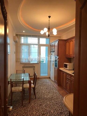 Kirayə verilir, yeni tikili, 3 otaqlı, 250 m², Nizami m.