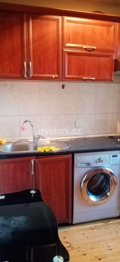 Satılır, köhnə tikili, 2 otaqlı, 31 m², İnşaatçılar m.