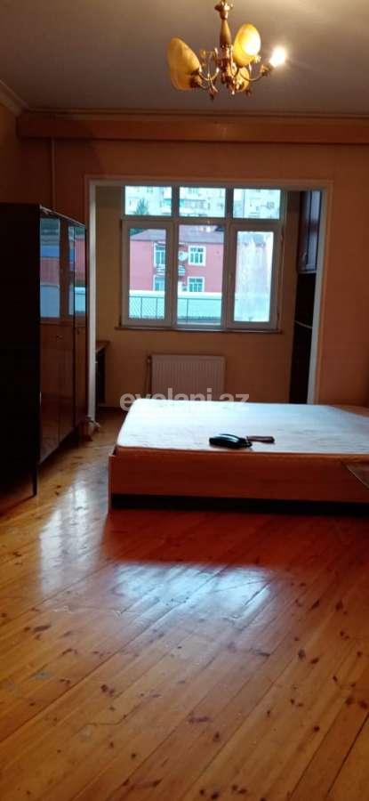 Satılır, köhnə tikili, 2 otaqlı, 31 m², İnşaatçılar m.