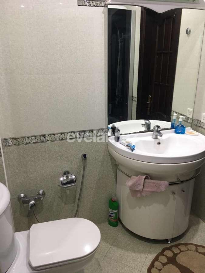Kirayə verilir, yeni tikili, 2 otaqlı, 150 m², İnşaatçılar m.