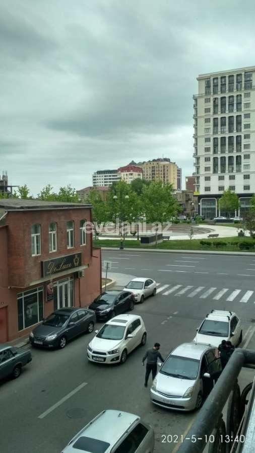 Sale, old building, 2 room, 65 m², Nizami m.