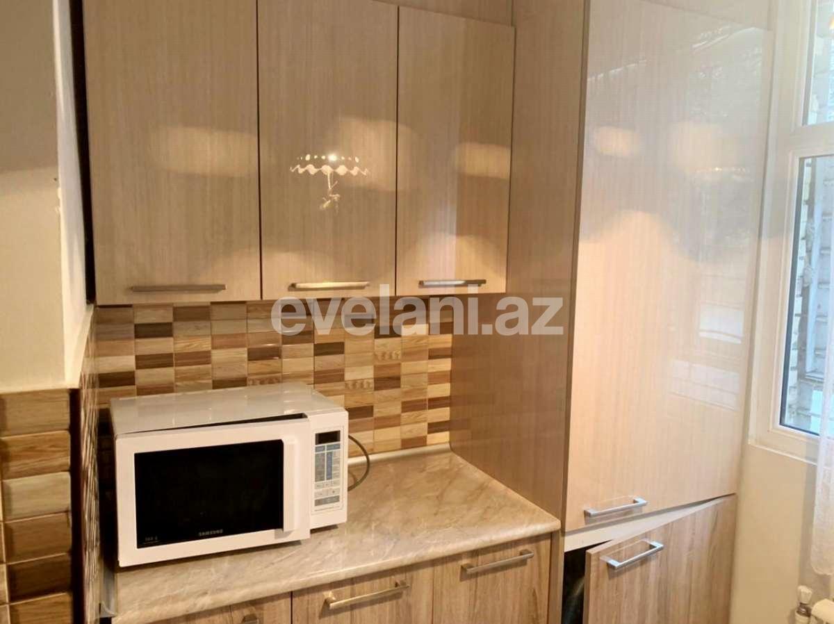 Sale, old building, 3 room, 75 m², Elmlar Akademiyası m.