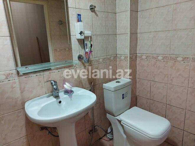 Satılır, köhnə tikili, 2 otaqlı, 60 m², İnşaatçılar m.