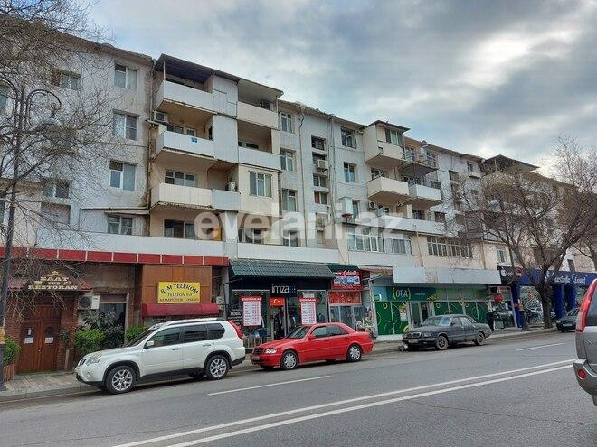 Satılır, köhnə tikili, 2 otaqlı, 60 m², İnşaatçılar m.