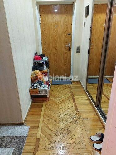 Satılır, köhnə tikili, 2 otaqlı, 60 m², İnşaatçılar m.