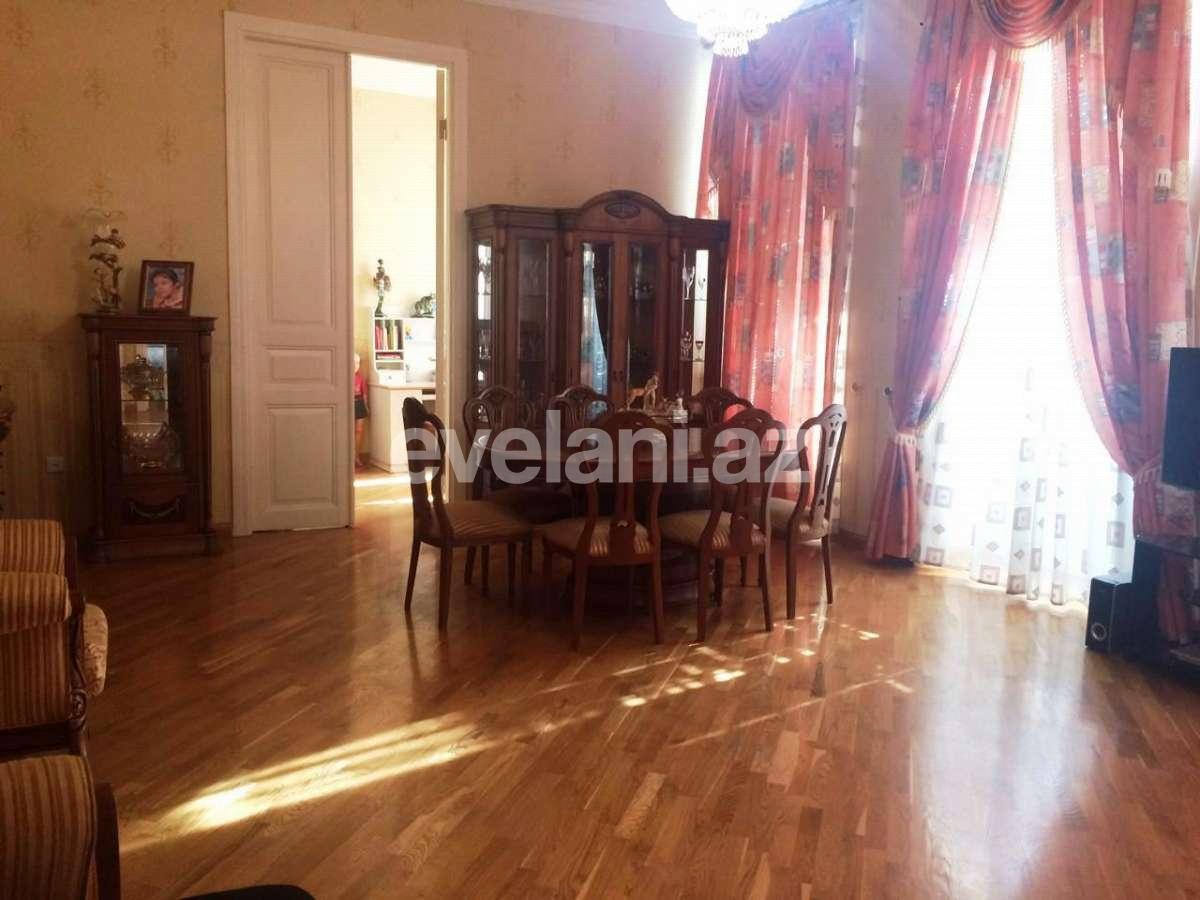 Satılır, köhnə tikili, 4 otaqlı, 143 m², 28 may m.