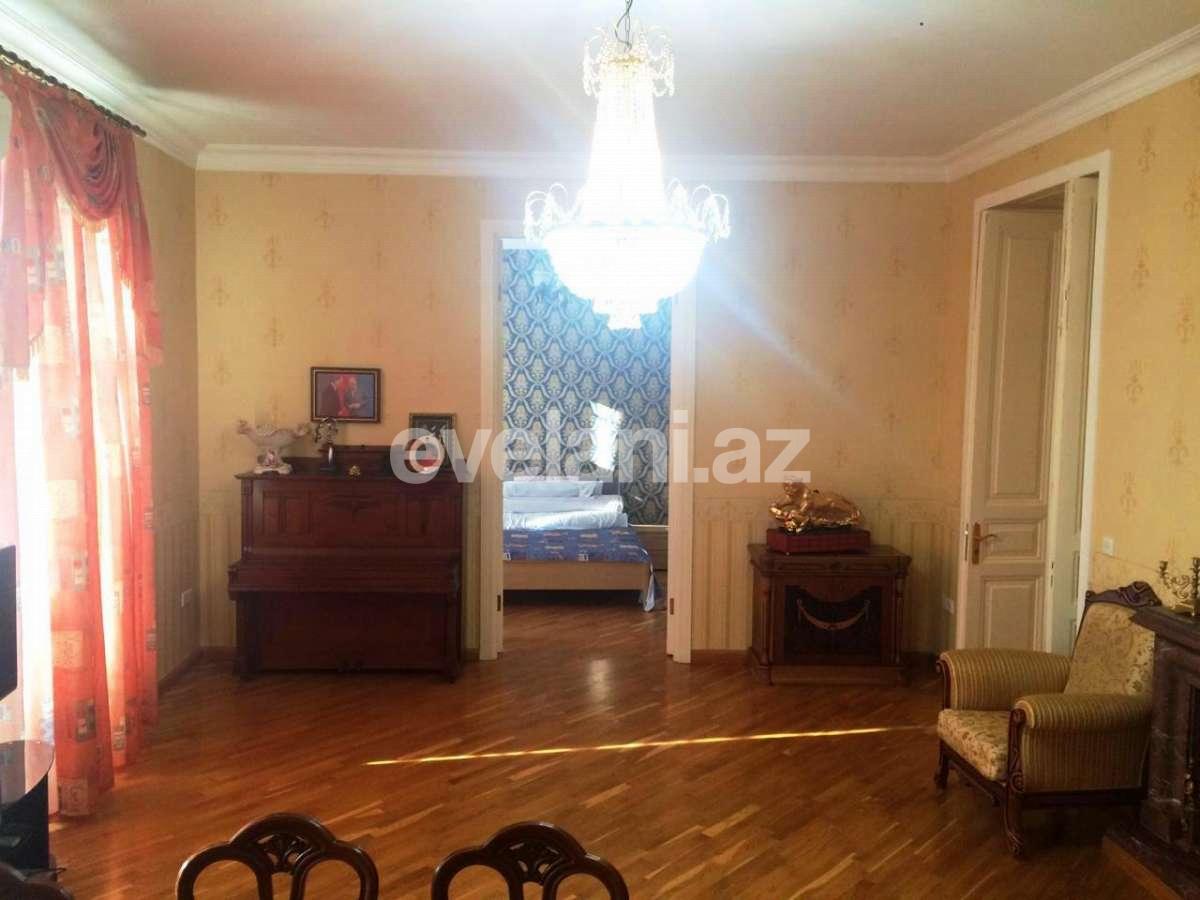 Satılır, köhnə tikili, 4 otaqlı, 143 m², 28 may m.