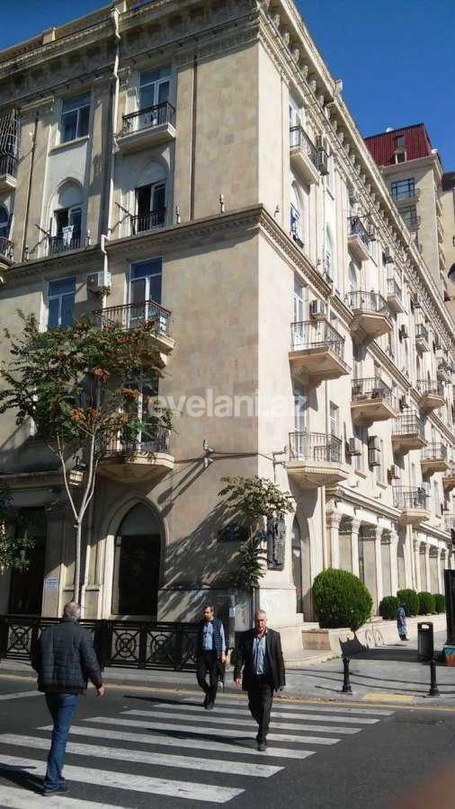 Satılır, köhnə tikili, 4 otaqlı, 143 m², 28 may m.