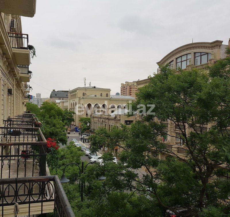 Satılır, köhnə tikili, 5 otaqlı, 120 m², 28 may m.