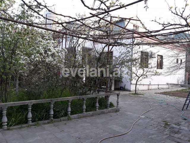 Satılır, həyət evi / bağ, 6 otaqlı, 220 m², Qaraçuxur q.