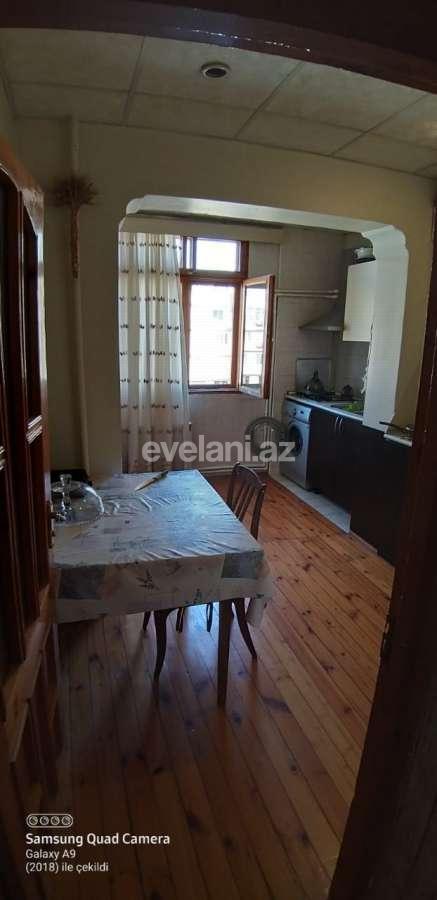 Sale, old building, 3 room, 84 m², Inshaatchilar m.