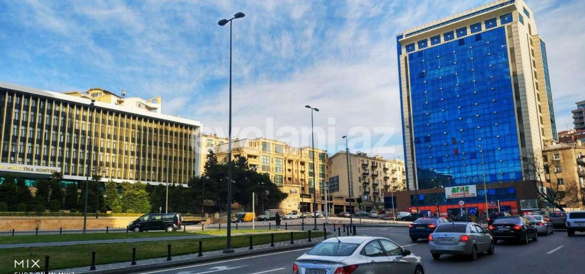 Kirayə verilir, köhnə tikili, 1 otaqlı, 40 m², Elmlər Akademiyası m.