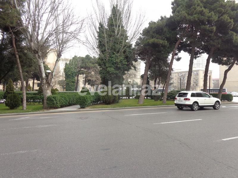 Satılır, köhnə tikili, 4 otaqlı, 100 m², Elmlər Akademiyası m.