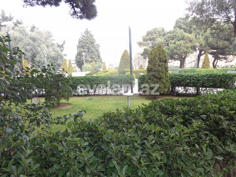 Satılır, köhnə tikili, 4 otaqlı, 100 m², Elmlər Akademiyası m.