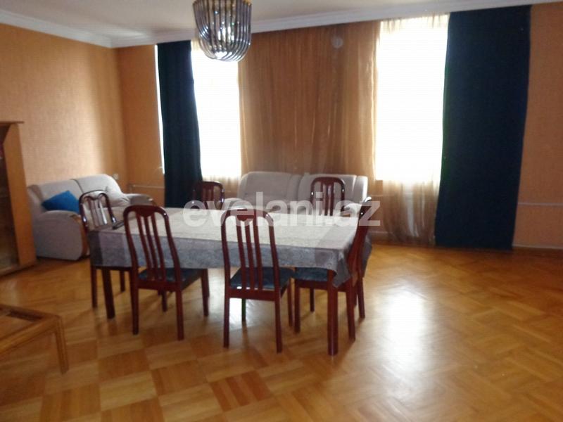 Satılır, köhnə tikili, 4 otaqlı, 100 m², Elmlər Akademiyası m.