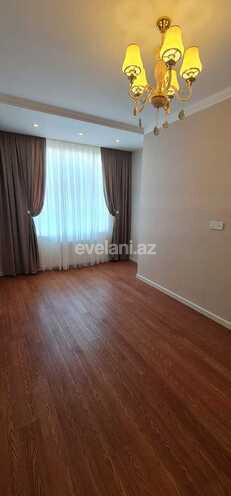 Satılır, yeni tikili, 3 otaqlı, 107 m², 8-ci mikrorayon q.