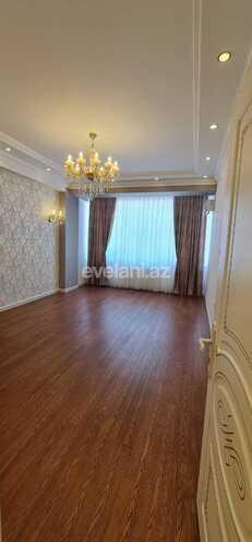 Satılır, yeni tikili, 3 otaqlı, 107 m², 8-ci mikrorayon q.