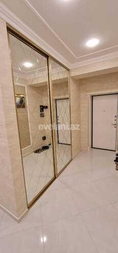 Satılır, yeni tikili, 3 otaqlı, 107 m², 8-ci mikrorayon q.