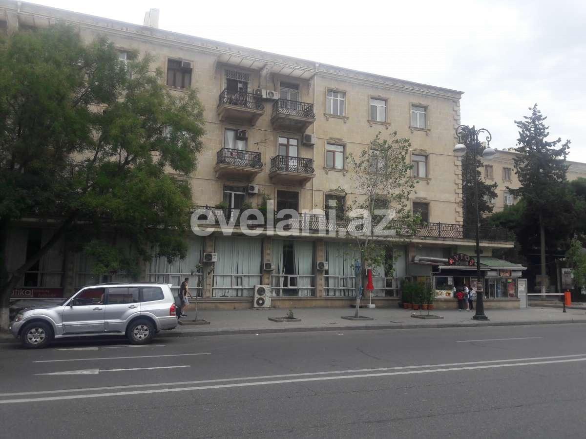 Satılır, köhnə tikili, 3 otaqlı, 85 m², Elmlər Akademiyası m.