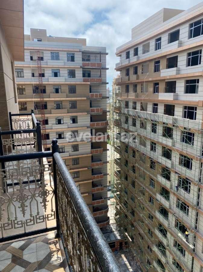 Satılır, yeni tikili, 2 otaqlı, 70 m², 4-cü mikrorayon q.