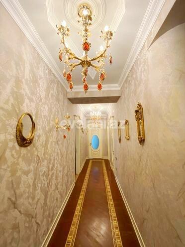 Sale, new building, 4 room, 215 m², Nasimi r.