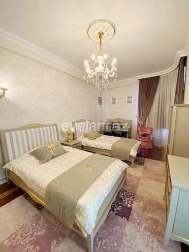 Sale, new building, 4 room, 215 m², Nasimi r.