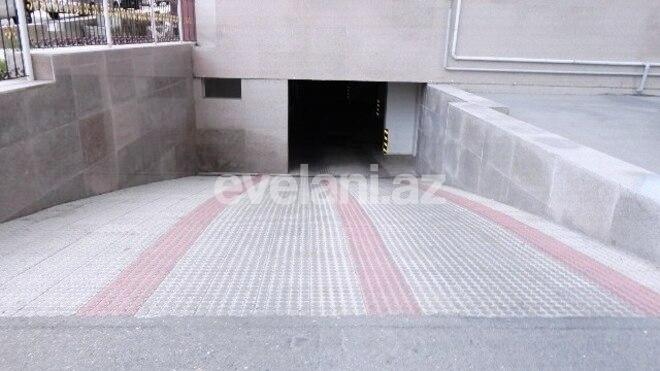 Sale, new building, 4 room, 215 m², Nasimi r.