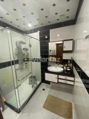 Satılır, yeni tikili, 3 otaqlı, 130 m², 8 Noyabr m.