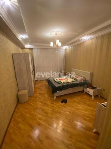 Satılır, yeni tikili, 3 otaqlı, 130 m², 8 Noyabr m.