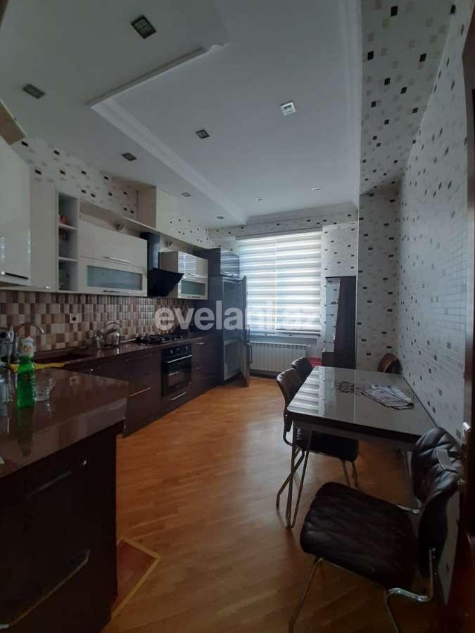 Satılır, yeni tikili, 3 otaqlı, 130 m², 8 Noyabr m.