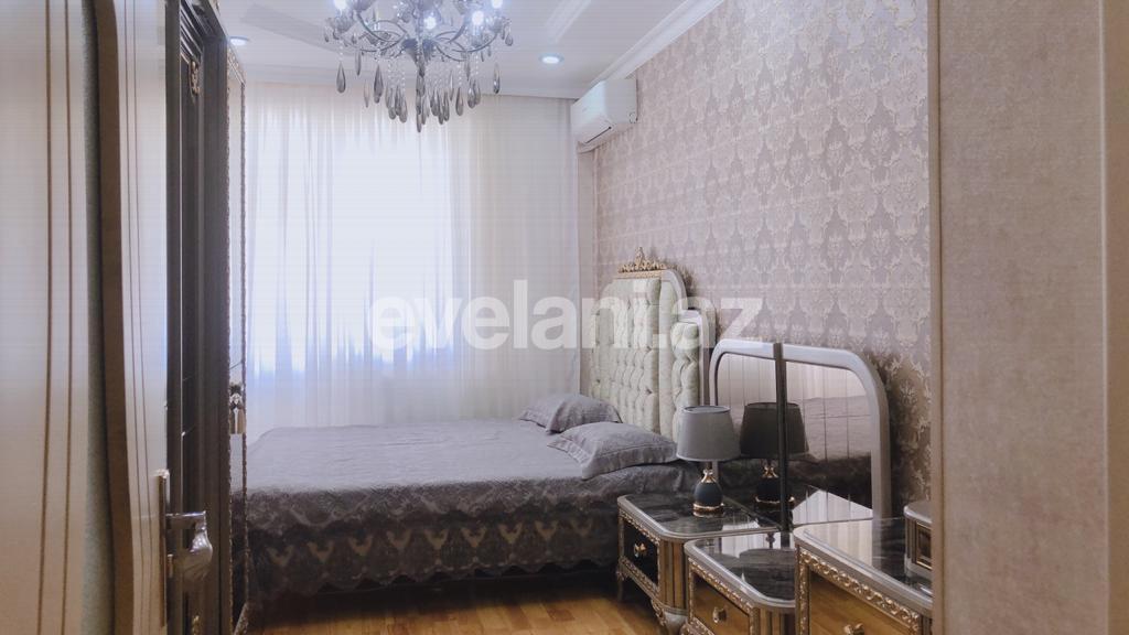 Satılır, yeni tikili, 3 otaqlı, 120 m², İnşaatçılar m.