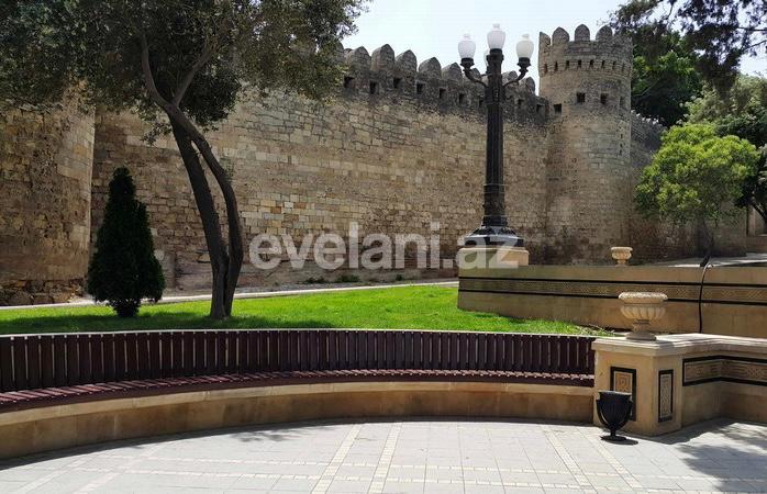 Satılır, köhnə tikili, 3 otaqlı, 105 m², Səbail r.