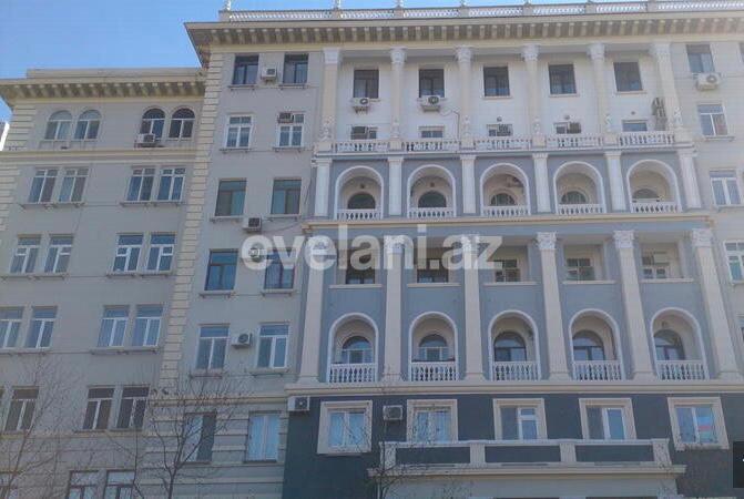 Satılır, köhnə tikili, 3 otaqlı, 105 m², Səbail r.