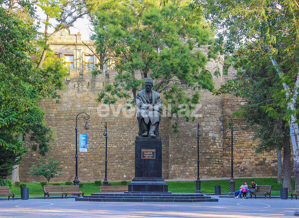 Satılır, köhnə tikili, 3 otaqlı, 105 m², Səbail r.