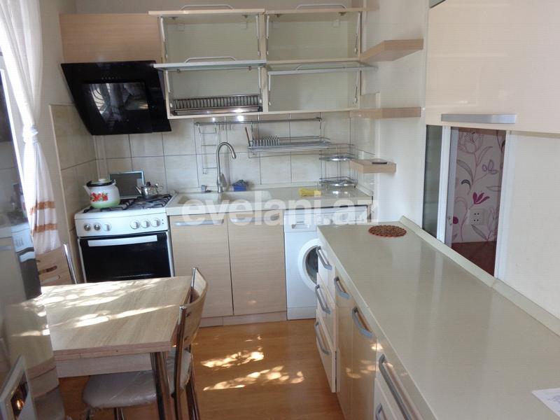 Satılır, köhnə tikili, 2 otaqlı, 55 m², Elmlər Akademiyası m.