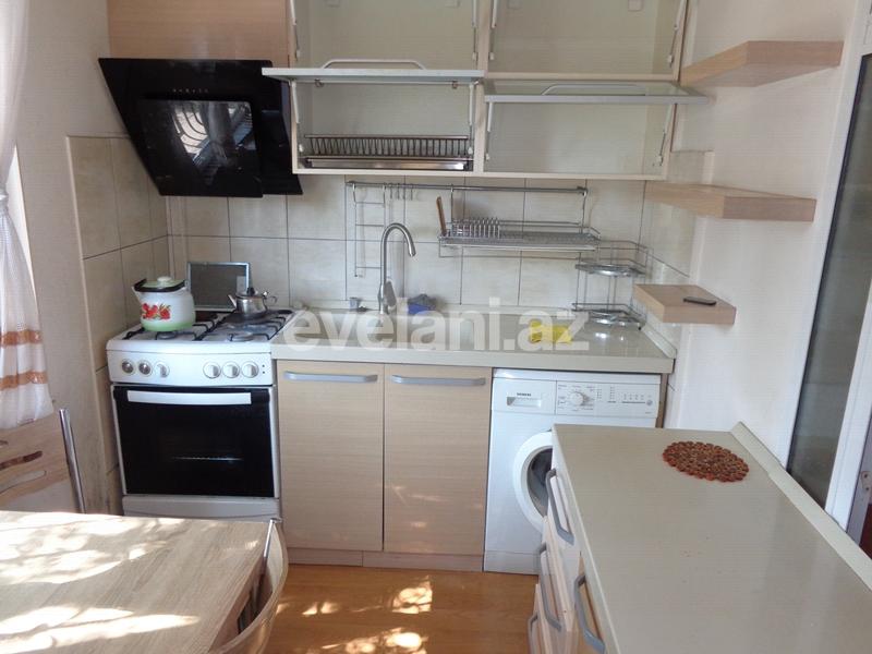 Satılır, köhnə tikili, 2 otaqlı, 55 m², Elmlər Akademiyası m.