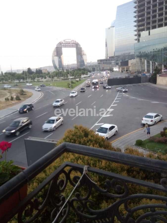 Sale, old building, 4 room, 90 m², Shah Ismail Khatai m.