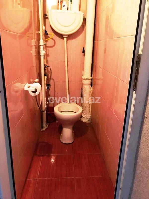 Satılır, köhnə tikili, 3 otaqlı, 70 m², Azadlıq prospekti m.