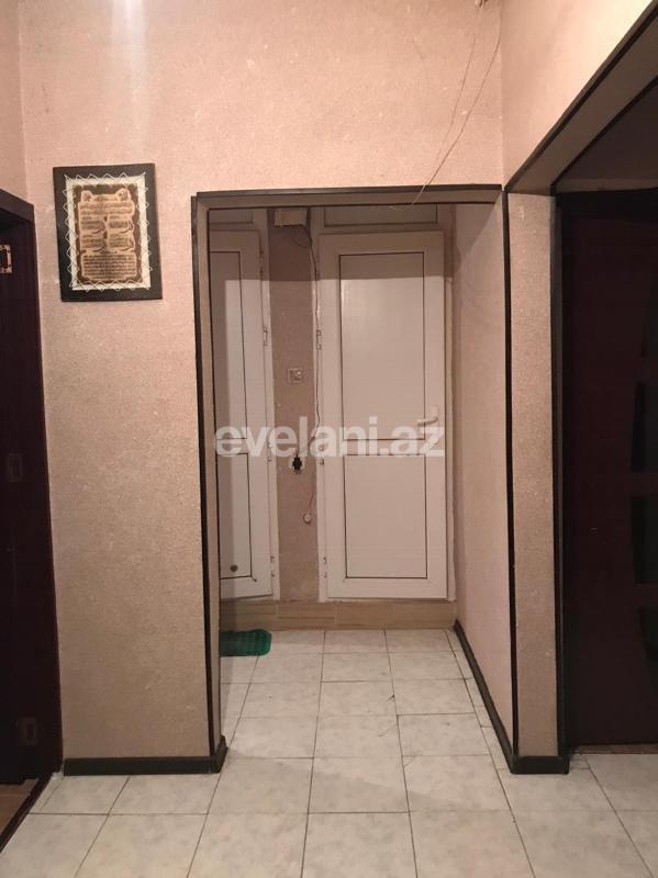 Satılır, köhnə tikili, 3 otaqlı, 70 m², Azadlıq prospekti m.